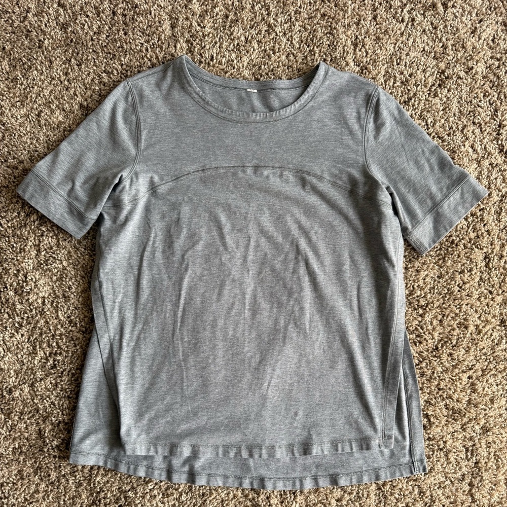 lululemon athletica  Dash To Class Short Sleeve Gray Tee